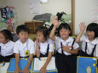 東小学校2年生9名地域探検で来訪