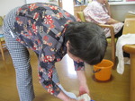 椅子の掃除を一生懸命にして下さいました☆