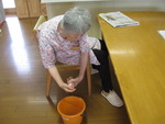 椅子の掃除を一生懸命にして下さいました☆