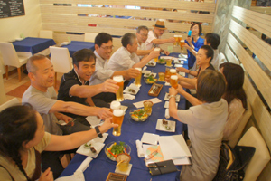 昨夜は団塊創業塾定例会で学びあいました。そして二次会へ