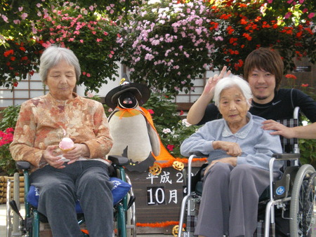 今日は2人3脚のバス旅行・掛川花鳥園へ行ってきました♪