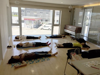お知らせ〜お正月太り解消!筋ゆるセルフケアCLUBのお誘い(*^^*) お知らせ〜お正月太り解消!筋ゆるセルフケアCLUBのお誘い(*^^*)
