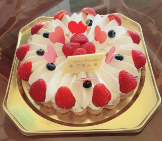 バースデーケーキ バースデーケーキ