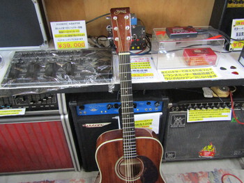 当店販売Sヤイリドレッドノートタイプアコースティックギターの弦交換セットアップを受付ました