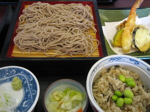 今日のランチ~藍屋さんの天ザル定食ですぅ~
