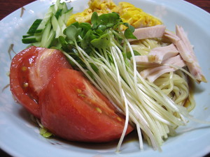 今日のランチ~ 蓬莱の冷麺♪