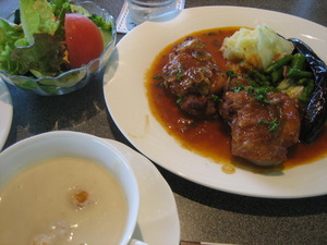 今日のランチ~新沼津カントリークラブさんの若鶏のソテー♪