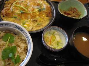 今日のランチ~藍屋さんのかつ鍋定食♪