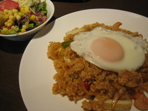 今日のランチ~壱膳屋さんのナシゴレン♪