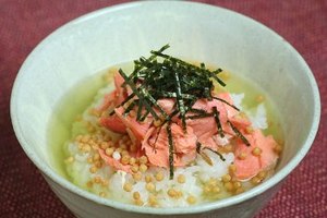 太らない夜食はお茶漬け♪