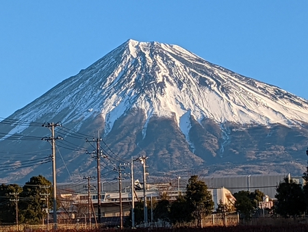 新年おめでとうございます!! <年始営業のお知らせ>(1/1~1/8) で~す!! 新年おめでとうございます!! <年始営業のお知らせ>(1/1~1/8) で~す!!