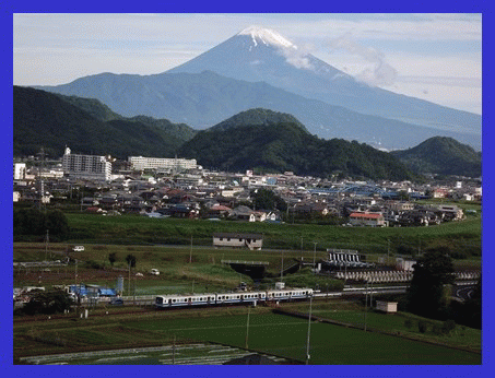 久々の富士山の姿 ★ 梅雨の合間にキラリと光る