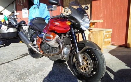 MOTO GUZZI V11 SPORT ロッソマンデーロ MOTO GUZZI V11 SPORT ロッソマンデーロ
