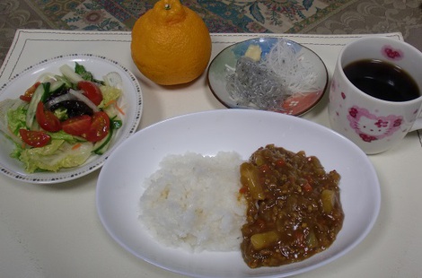 カレーにインスタントコーヒーを入れました カレーにインスタントコーヒーを入れました