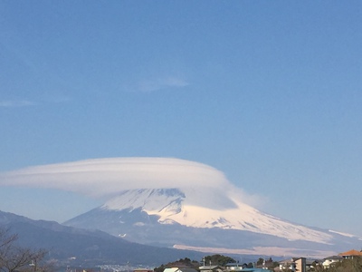 富士山に傘雲です 富士山に傘雲です