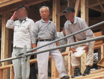 上棟式で、今年度2度目の投げ餅をやりました! 上棟式で、今年度2度目の投げ餅をやりました!