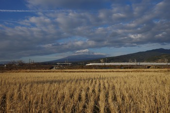 富士山と新幹線を撮っていた。 富士山と新幹線を撮っていた。