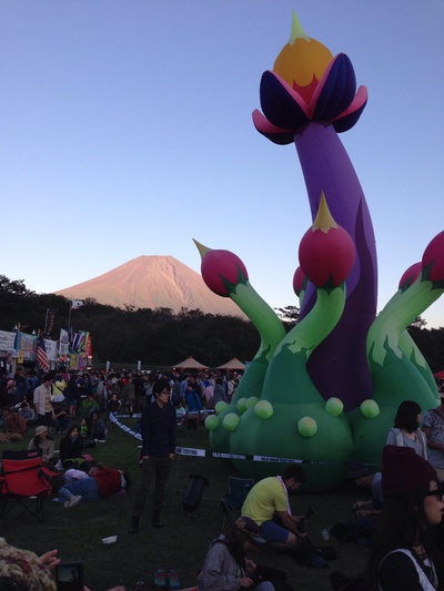 富士山と花かな 富士山と花かな