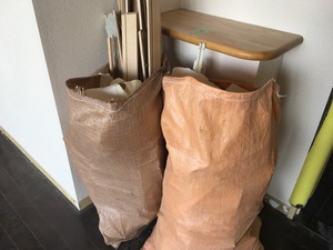 廃材撤去と資材搬入 廃材撤去と資材搬入