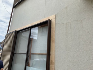 窓周り、雨漏りの原因を探りました 窓周り、雨漏りの原因を探りました