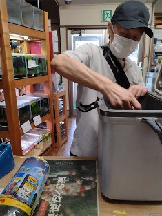 エビを持って来てくれたお客様 速水工房えびさん エビを持って来てくれたお客様 速水工房えびさん