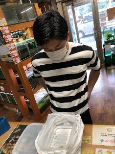 エビを持って来てくれたお客様 ノラさん 鈴敏シュリンプさん エビを持って来てくれたお客様 ノラさん 鈴敏シュリンプさん