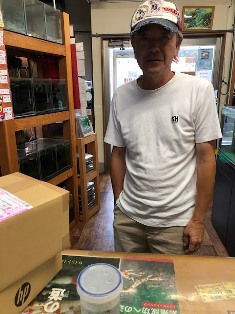 エビを持って来てくれたお客様 ノラさん 鈴敏シュリンプさん エビを持って来てくれたお客様 ノラさん 鈴敏シュリンプさん