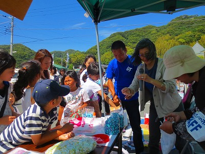手結びの市
