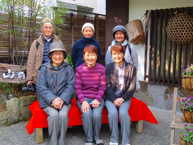 西から東から