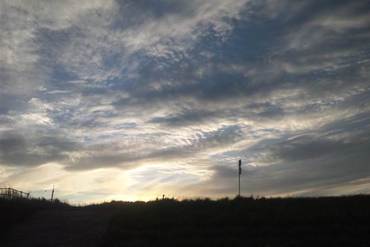 祈りたくなるような空