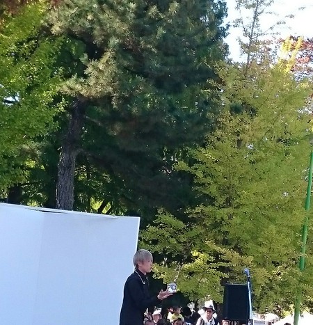 静岡で行われている大道芸を見に来ました。 静岡で行われている大道芸を見に来ました。