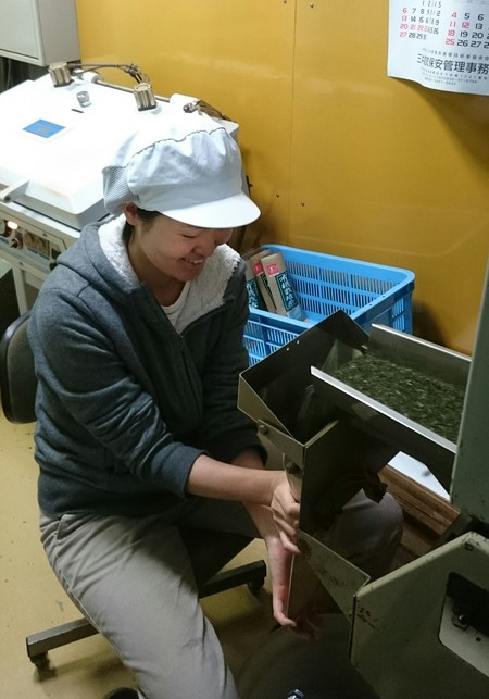 ボランティアさんと袋詰めや畑仕事をしました。 ボランティアさんと袋詰めや畑仕事をしました。