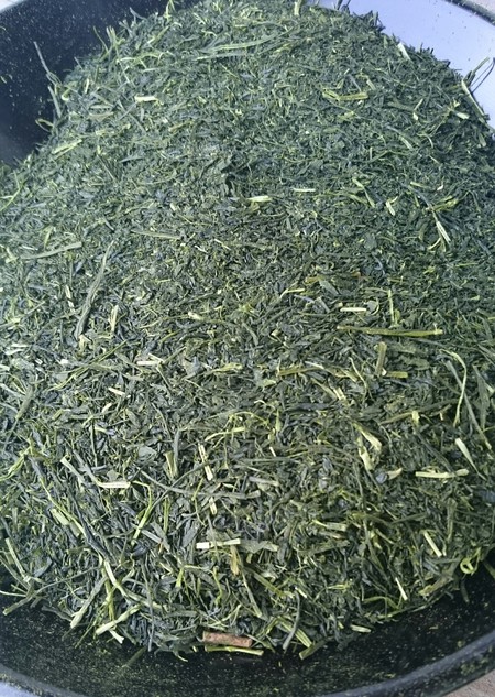 本日刈った生葉が荒茶になりました♪ 本日刈った生葉が荒茶になりました♪