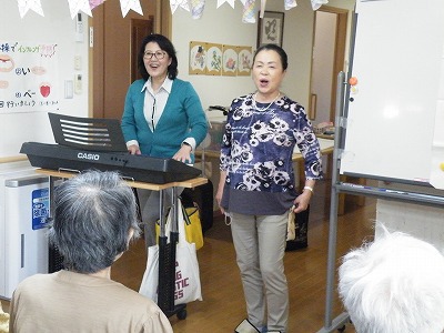 川島美恵子先生の音楽療法