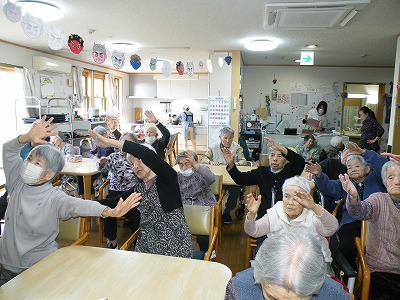 看多機のレクリエーションはゴボウ先生の軽体操