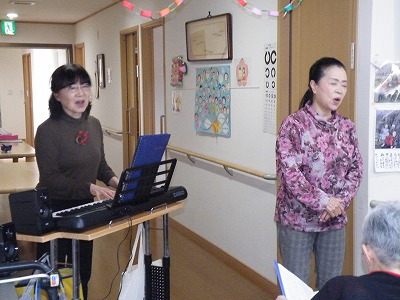 今日は久保田登起子先生の音楽療法