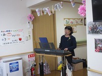 5月2日は久保田登起子先生の音楽療法でした