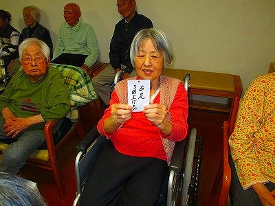 リンパマッサージの方法をマージュさんに指導していただく