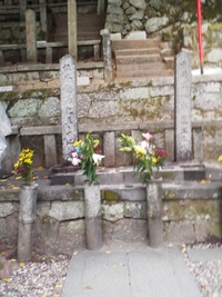 京都　霊山護国神社『竜馬の墓』