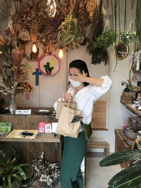 指の間から... 2020/09/27 09:29:01