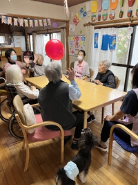 お泊り可能デイサービス　だんらんの家沼津／風船バレー