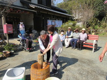 旧節句、ごんだく餅の餅つきです