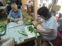 ゴーヤの佃煮づくりです