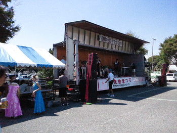秋祭り開催中