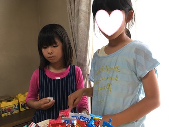 笑顔の挨拶でお出迎え