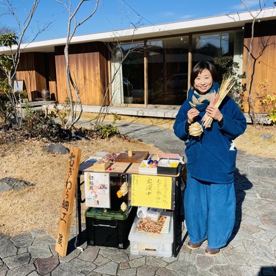 【招福展】「麦わら張り細工」の実演