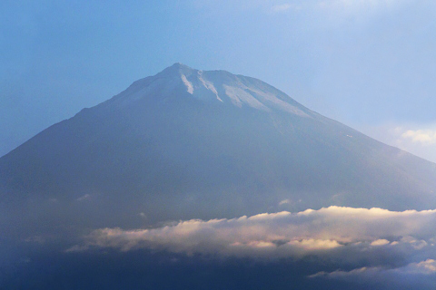 うっすら冠雪！
