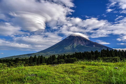 富士山西側に吊るし雲