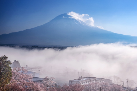 里山の雲海と笠富士