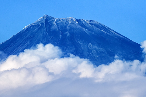 うっすら冠雪！